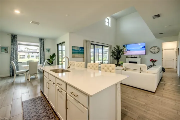 10895 Timber Creek Dr, Fort Myers, Florida 33913