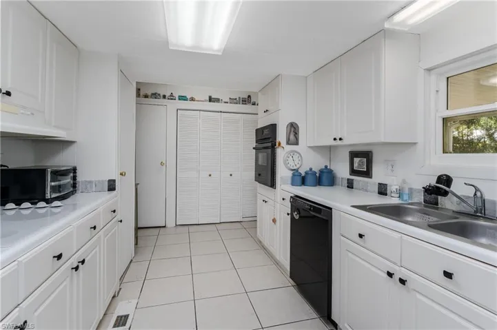 210  Rookery  RD, Naples, FL 34114