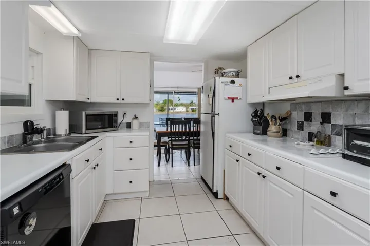 210  Rookery  RD, Naples, FL 34114
