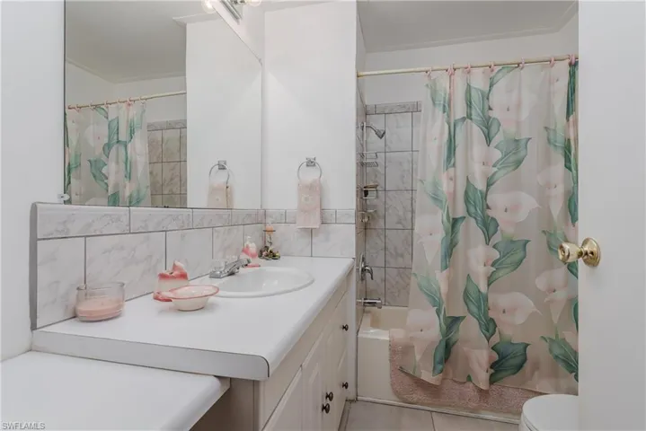 210  Rookery  RD, Naples, FL 34114