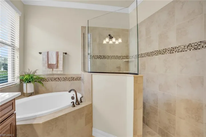 28590  Westmeath  CT, Bonita Springs, FL 34135