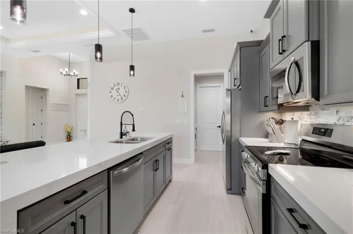 1806 Nw 38th Pl, Cape Coral, Florida 33993