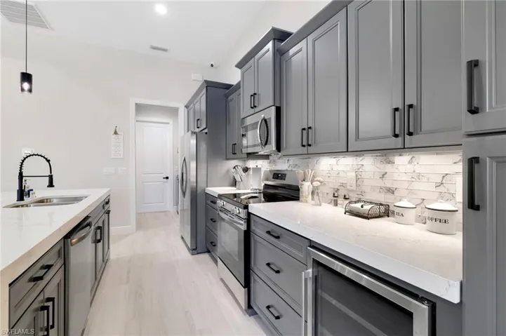 1806 Nw 38th Pl, Cape Coral, Florida 33993