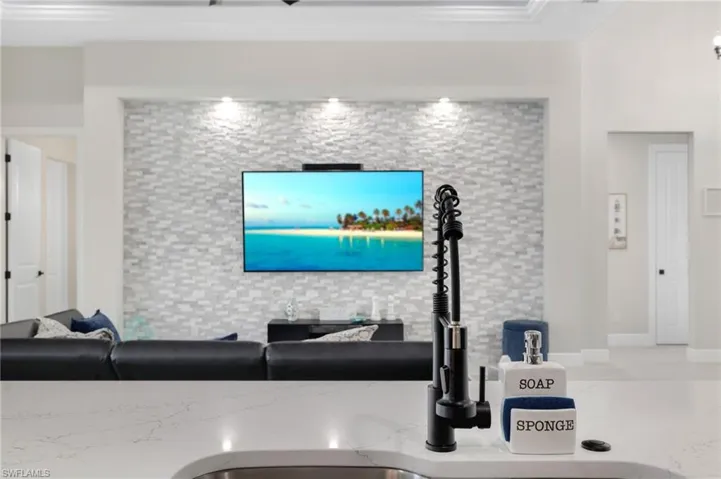 1806 Nw 38th Pl, Cape Coral, Florida 33993