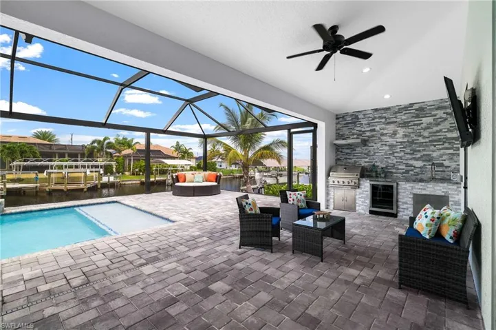 1806 Nw 38th Pl, Cape Coral, Florida 33993