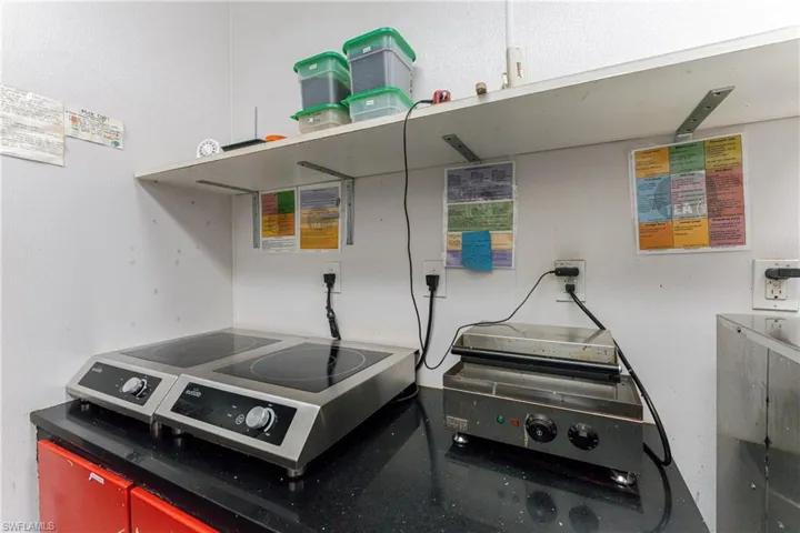 Laundry room with independent washer and dryer