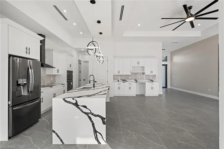 109 37th Pl, Cape Coral, Florida 33991