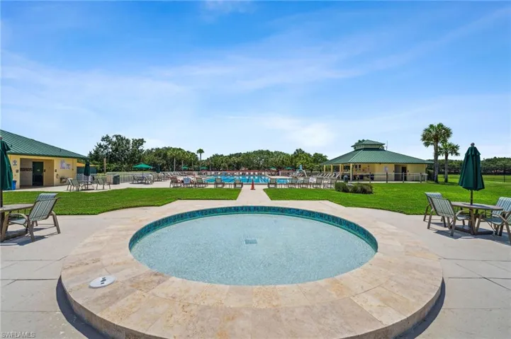 Hot Tub at the Gateway Commons Community Pool
