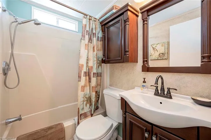 48  La Fonda  LN, North Fort Myers, FL 33903