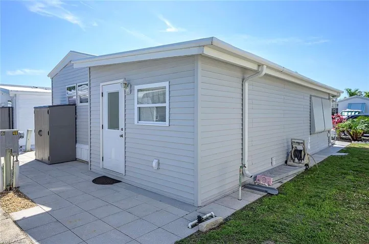 48  La Fonda  LN, North Fort Myers, FL 33903