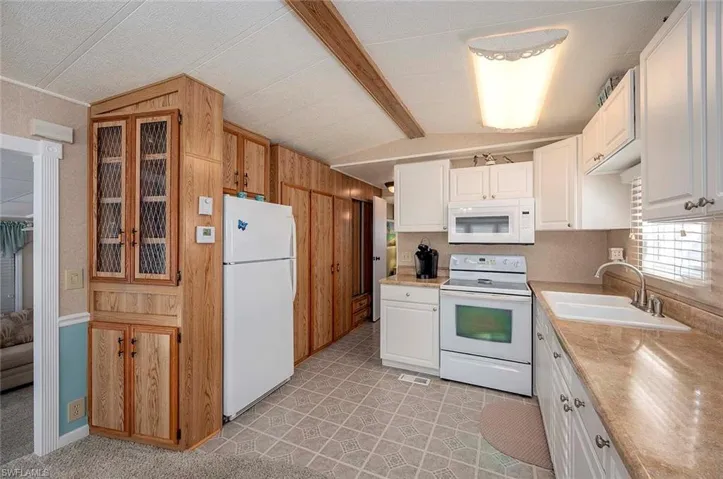 48  La Fonda  LN, North Fort Myers, FL 33903