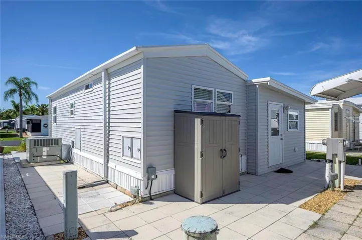 48  La Fonda  LN, North Fort Myers, FL 33903