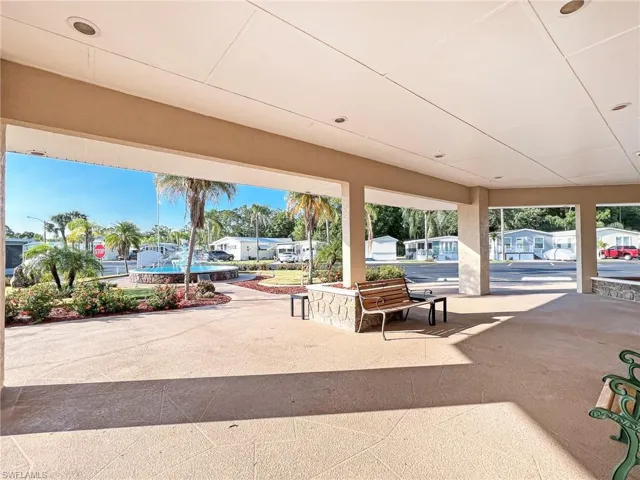 48  La Fonda  LN, North Fort Myers, FL 33903