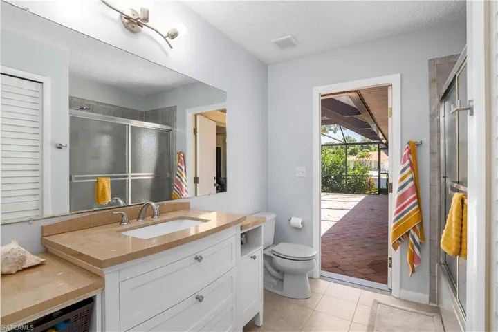 Guest Bath / Pool Bath