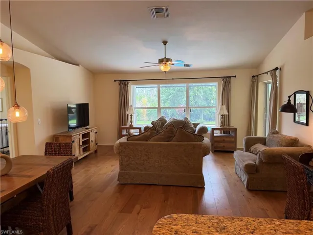 2401 Sw 38th Ter, Cape Coral, Florida 33914