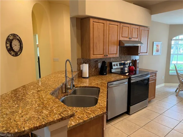 2401 Sw 38th Ter, Cape Coral, Florida 33914