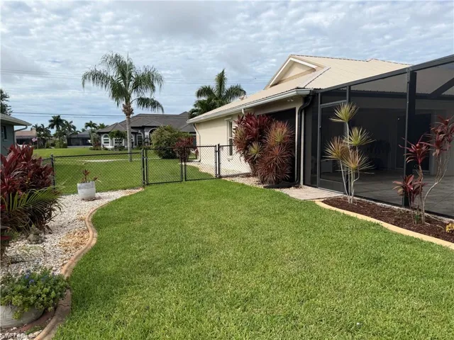 2401 Sw 38th Ter, Cape Coral, Florida 33914