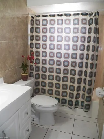 Second bath with tub/shower