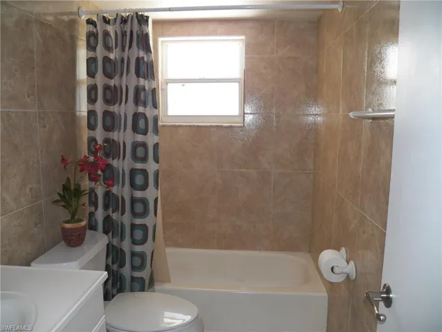 Tiled tub/shower
