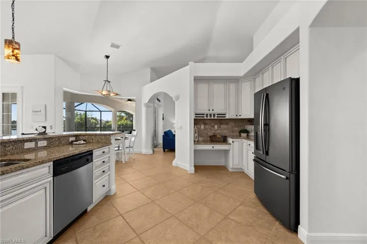 3041 Sw 11th Pl, Cape Coral, Florida 33914