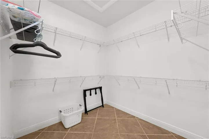 3041 Sw 11th Pl, Cape Coral, Florida 33914