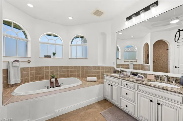 3041 Sw 11th Pl, Cape Coral, Florida 33914
