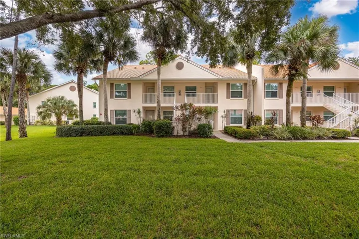 257 Robin Hood Cir 101, Naples, Florida 34104
