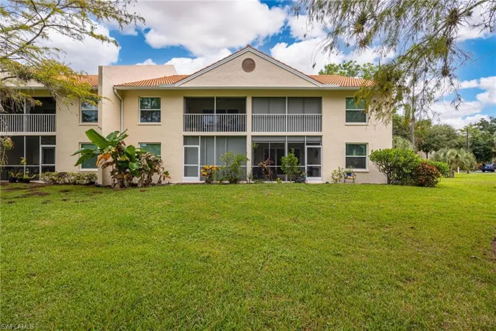 257 Robin Hood Cir 101, Naples, Florida 34104