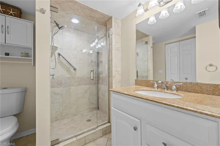 257 Robin Hood Cir 101, Naples, Florida 34104