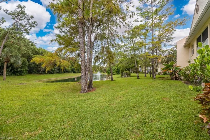 257 Robin Hood Cir 101, Naples, Florida 34104