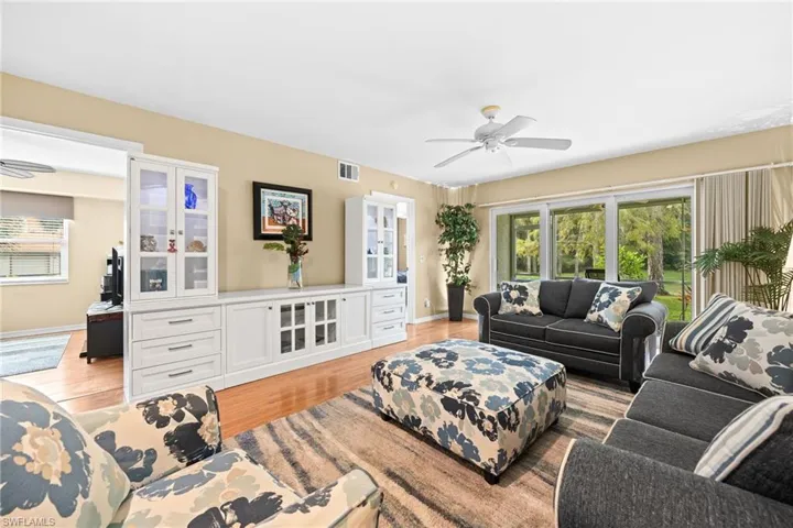 257 Robin Hood Cir 101, Naples, Florida 34104