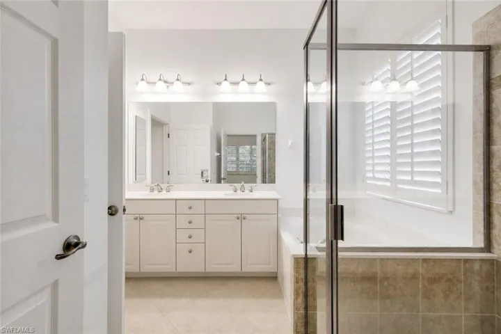 15501 Cadiz Ln, Naples, Florida 34110