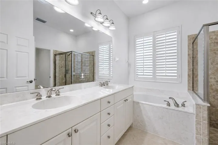 15501 Cadiz Ln, Naples, Florida 34110