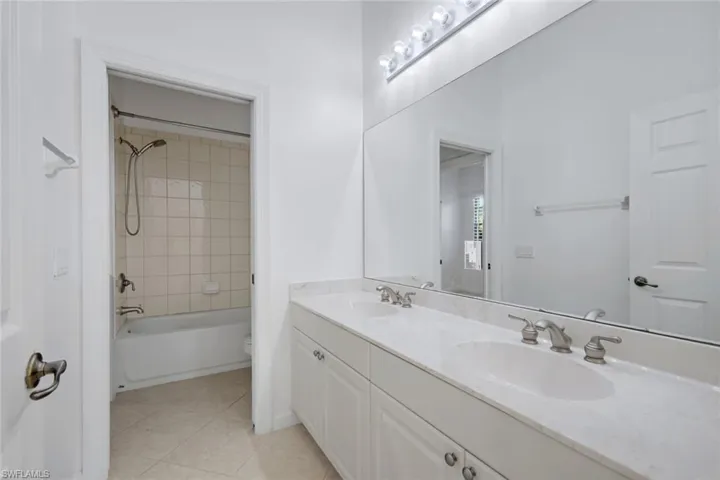 15501 Cadiz Ln, Naples, Florida 34110