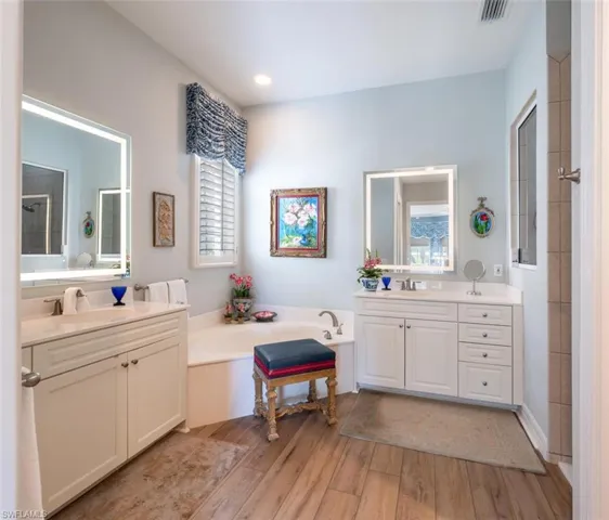 5084  Kensington High  ST, Naples, FL 34105