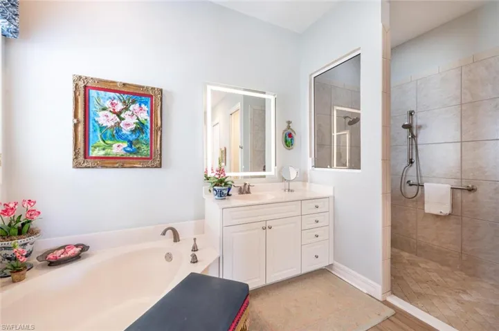 5084  Kensington High  ST, Naples, FL 34105