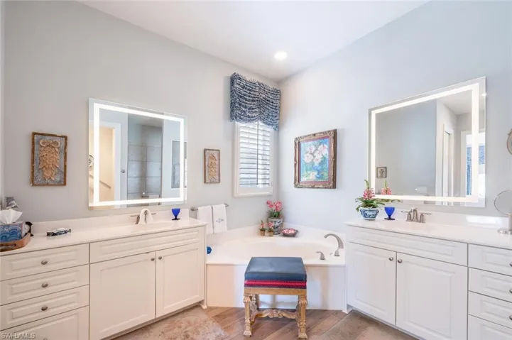 5084  Kensington High  ST, Naples, FL 34105