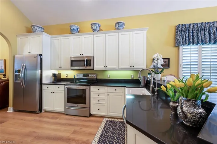 5084  Kensington High  ST, Naples, FL 34105