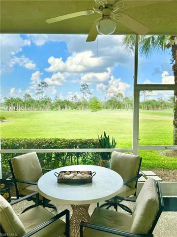Sunroom / solarium with ceiling fan