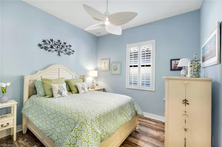 Bedroom ensuite with custom closet.