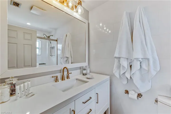 564  109th N AVE, Naples, FL 34108