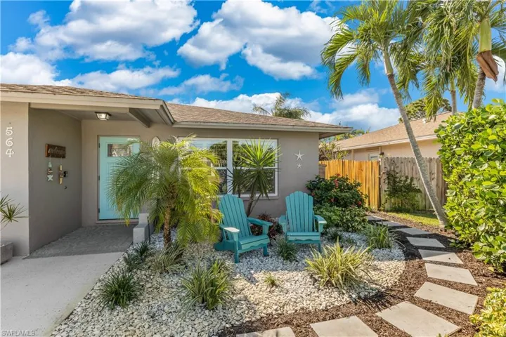 564  109th N AVE, Naples, FL 34108