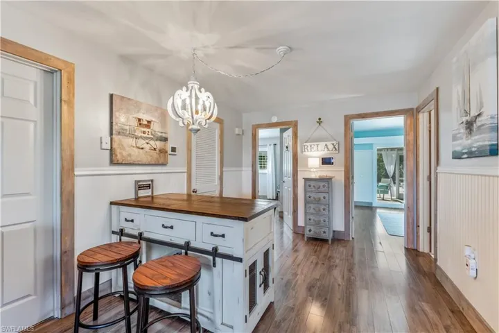 564  109th N AVE, Naples, FL 34108