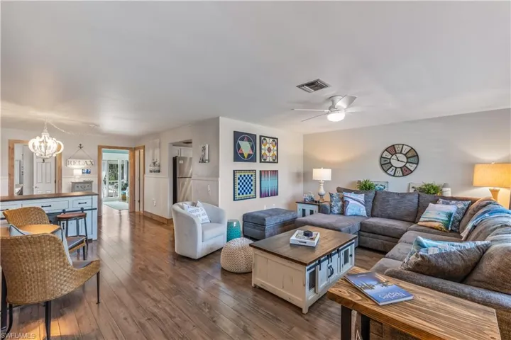 564  109th N AVE, Naples, FL 34108