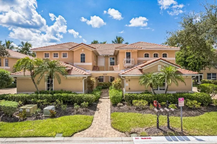 Mediterranean / spanish house with a balcony and cooling unit