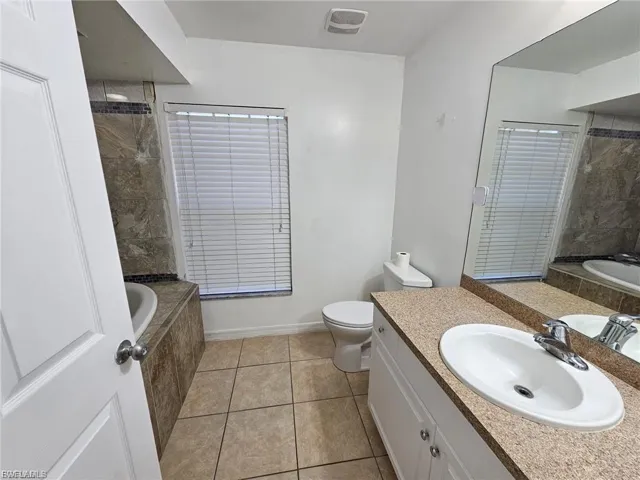 3005 40th St W, Lehigh Acres, Florida 33971