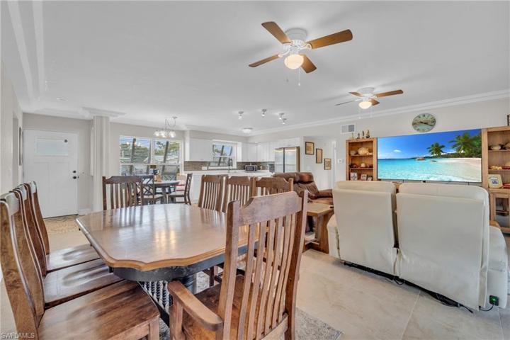 5221  York  CT, CAPE CORAL, FL 33904