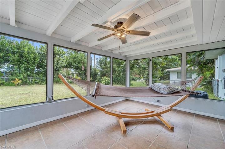 5221  York  CT, CAPE CORAL, FL 33904