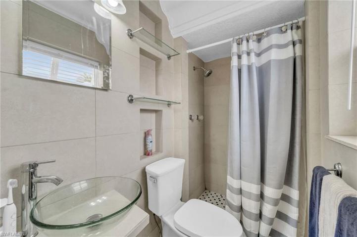 5221  York  CT, CAPE CORAL, FL 33904