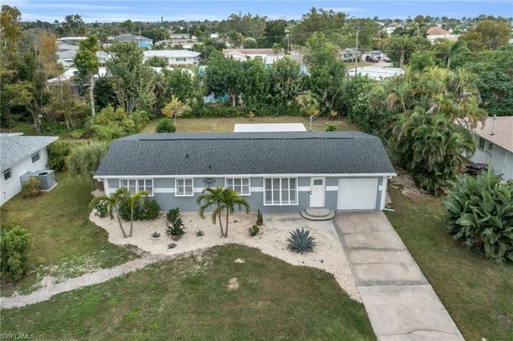 5221  York  CT, CAPE CORAL, FL 33904